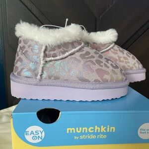 Munchkin by Stride Rite Baby Boots size  6 mo